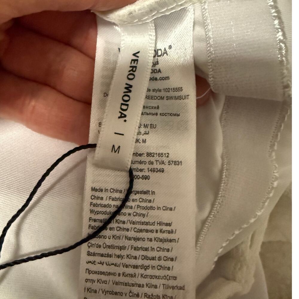 Vero Moda Freedom One Piece Swimsuit White Belted Medium NWT - Picture 10 of 12